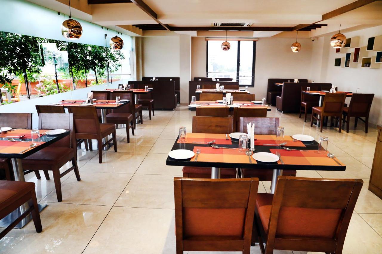 The Park Residency Hotel Ahmedabad Ngoại thất bức ảnh
